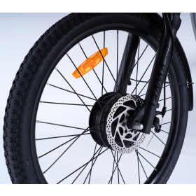 Moteur Bafang 45Nm dans la roue avant de l'Essentiel tricycle électrique