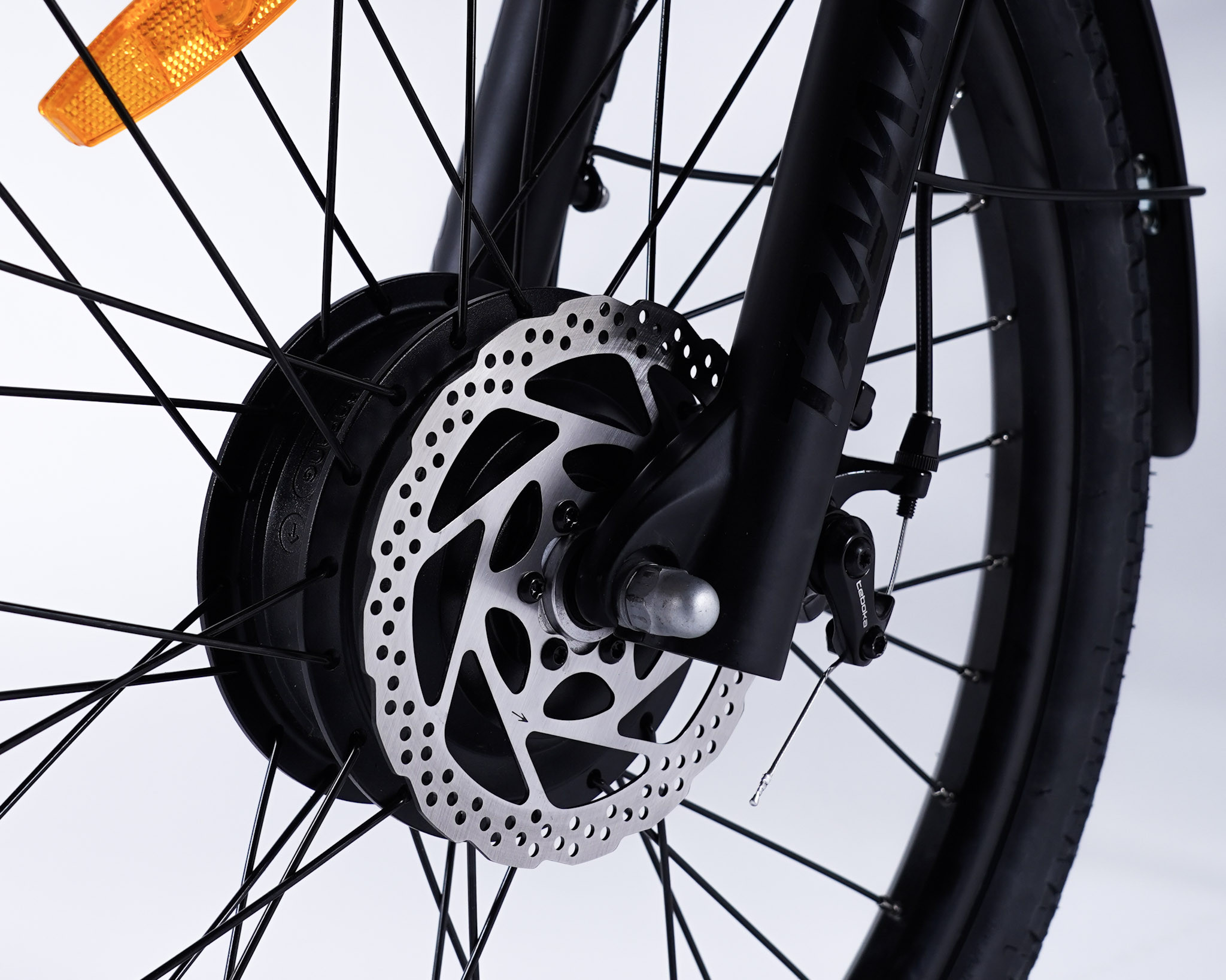 Moteur Bafang 45Nm dans la roue avant de l'Essentiel tricycle électrique