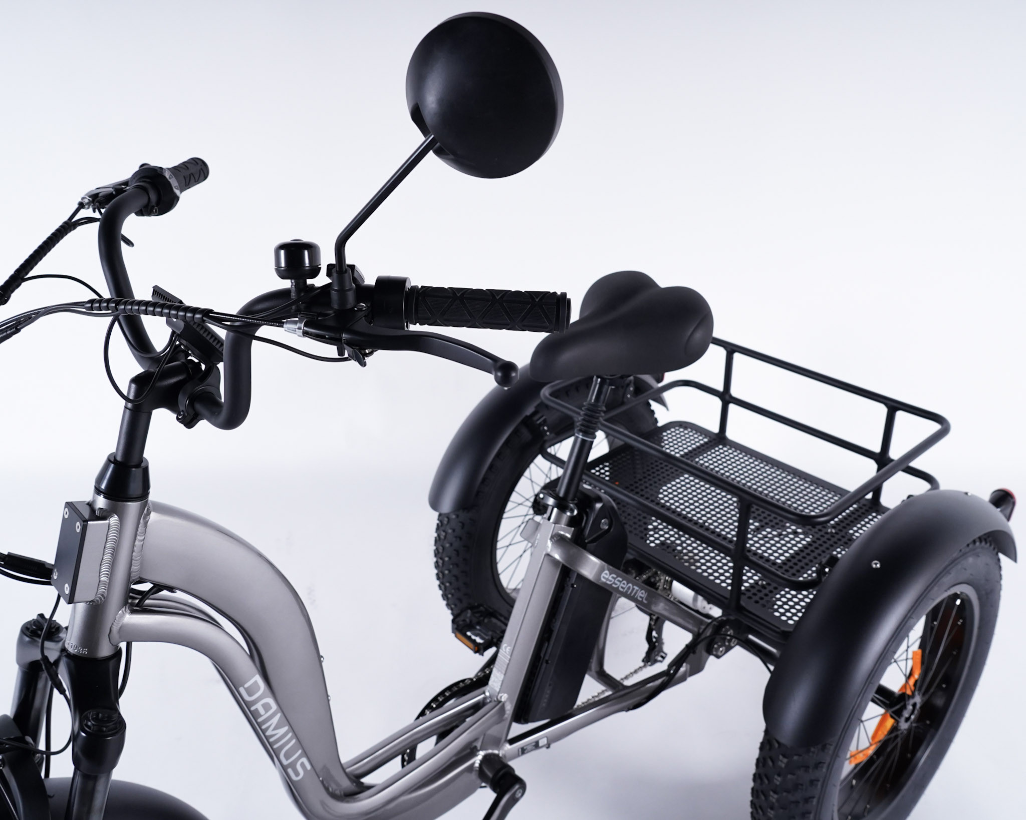 Tricycle adulte électrique avec rétroviseur de série