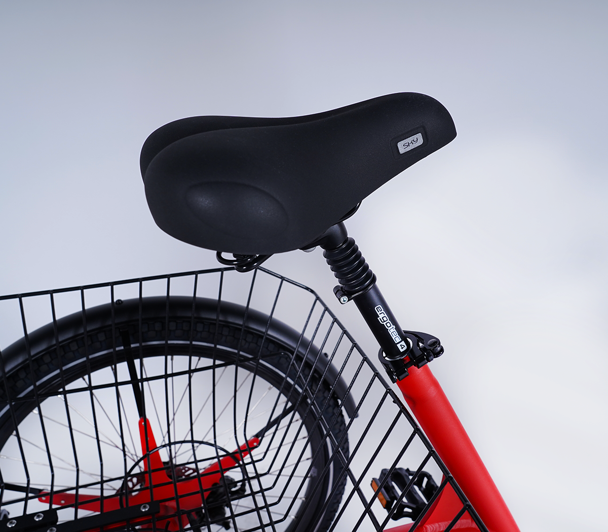 Selle confortable avec suspension sur tricycle électrique pour senior